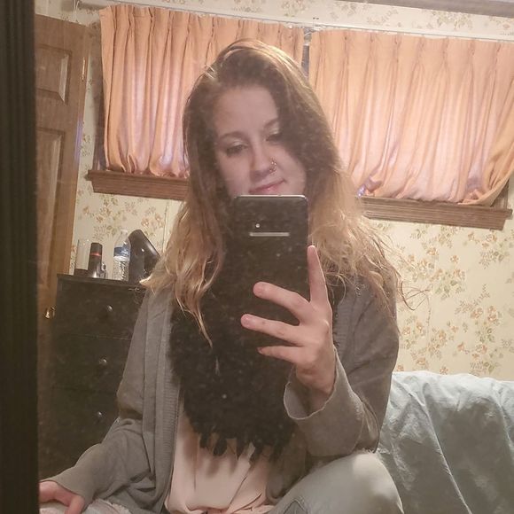 Meet your Posher, Marina - Picture 1 of 1